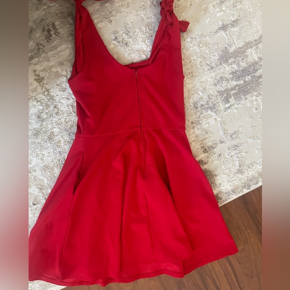 Red mini dress in good conditions, only used once - Picture 4 of 4